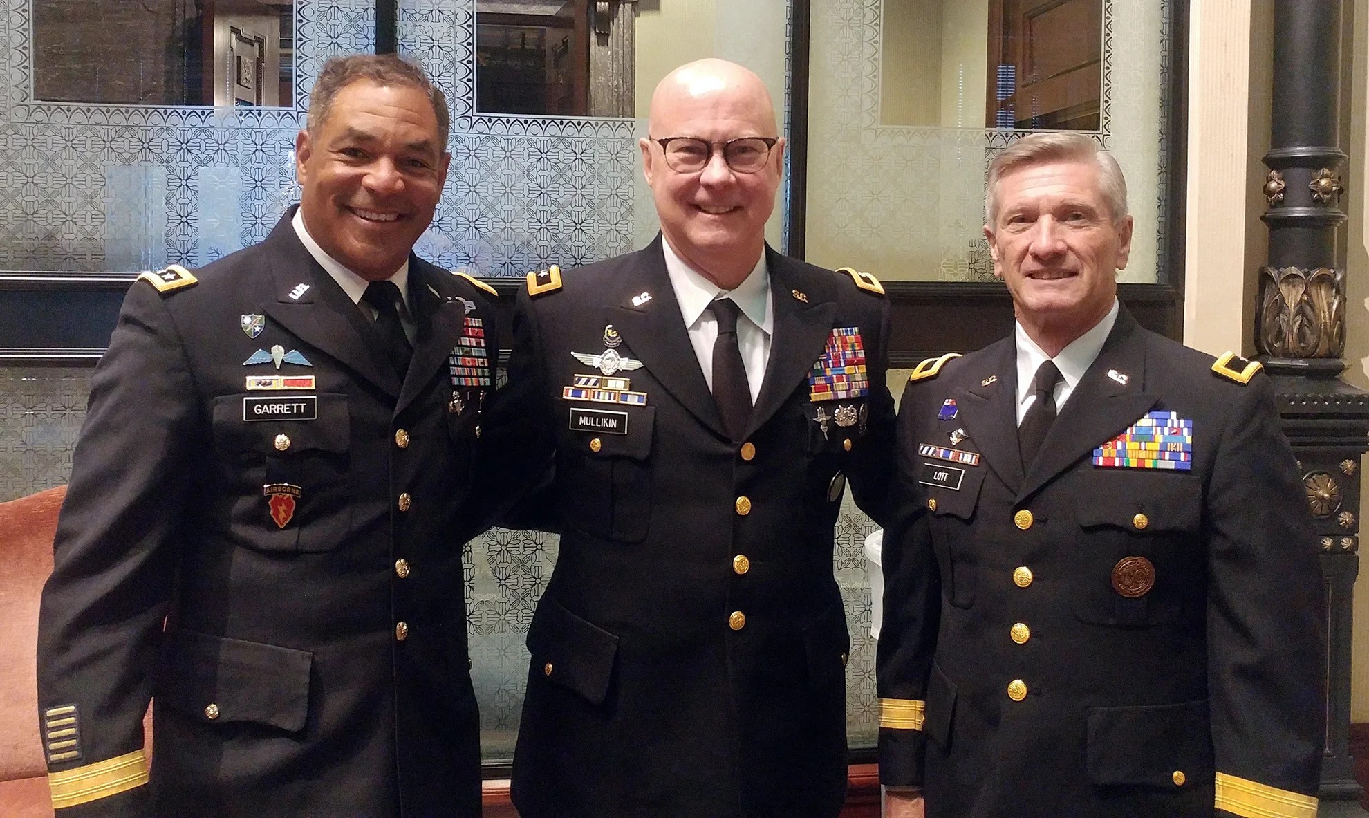 Lott assumes command of the South Carolina State Guard AUSA